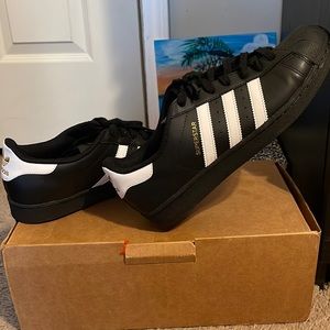 Black Adidas Superstar